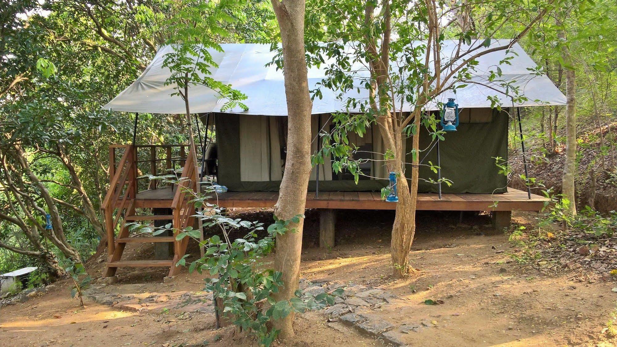 Kula Kula Luxury Camping Resort Udawalawe Exteriör bild