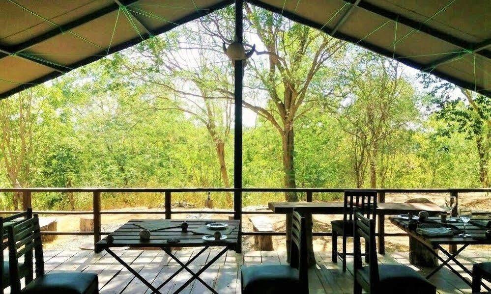 Kula Kula Luxury Camping Resort Udawalawe Exteriör bild